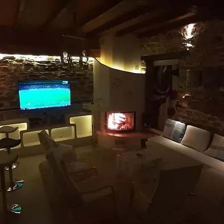 Relax Holistic House * Potamia
